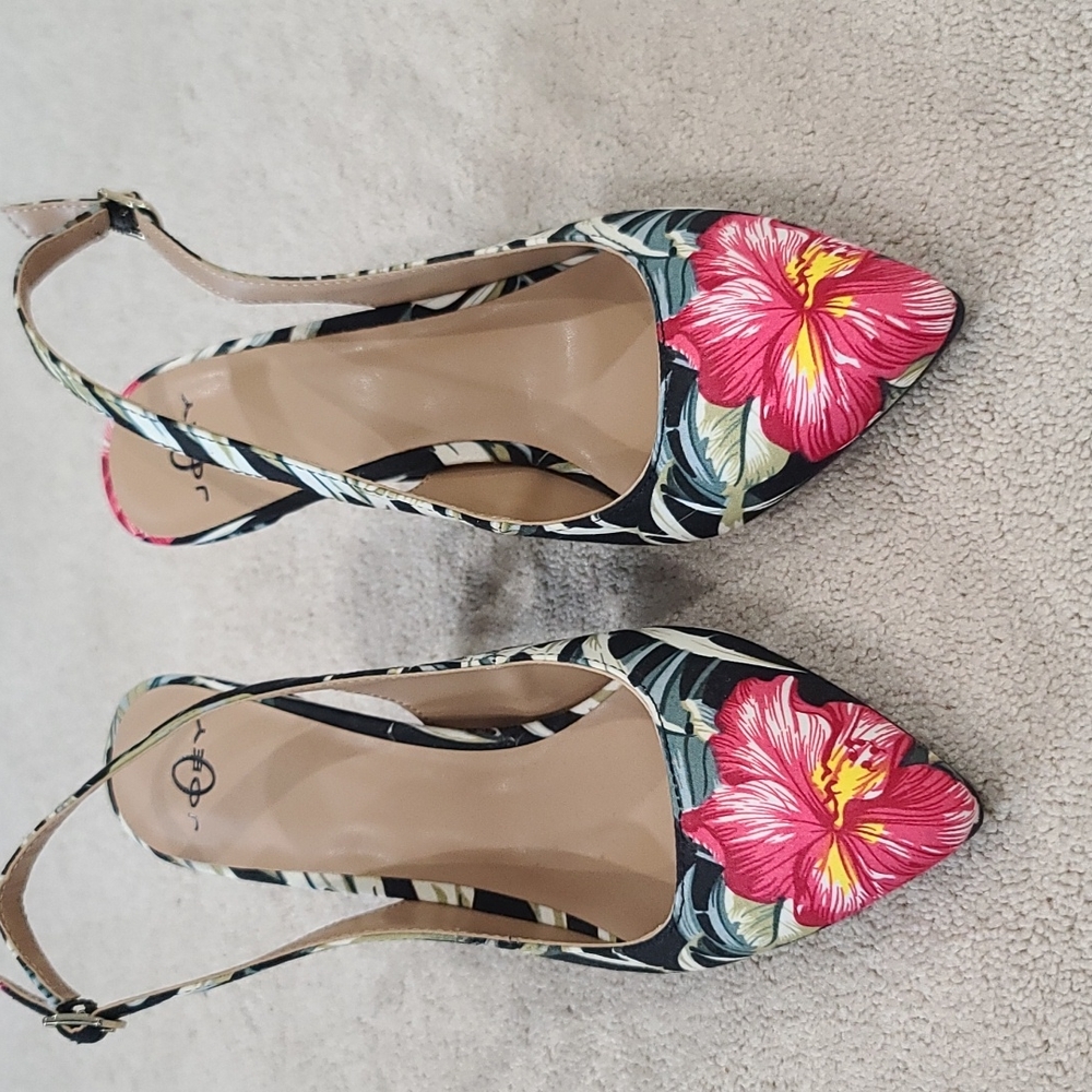 Flowered Heeled Shoes